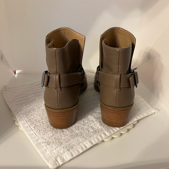 CP (Common Projects) booties “cyber taupe” 9 faux leather w buckle Details clean - Picture 4 of 7